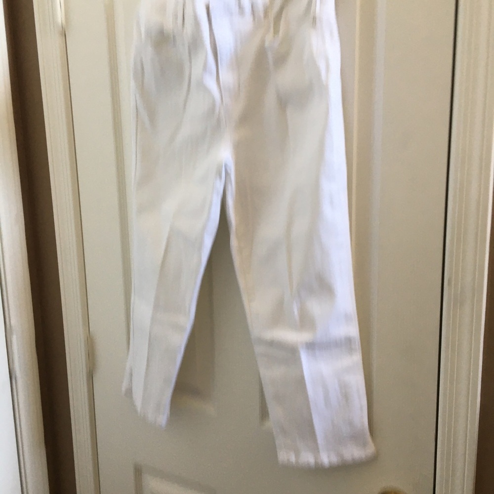 FINAL MARKDOWN Ladies cropped Gloria Vanderbilt slacks 10
